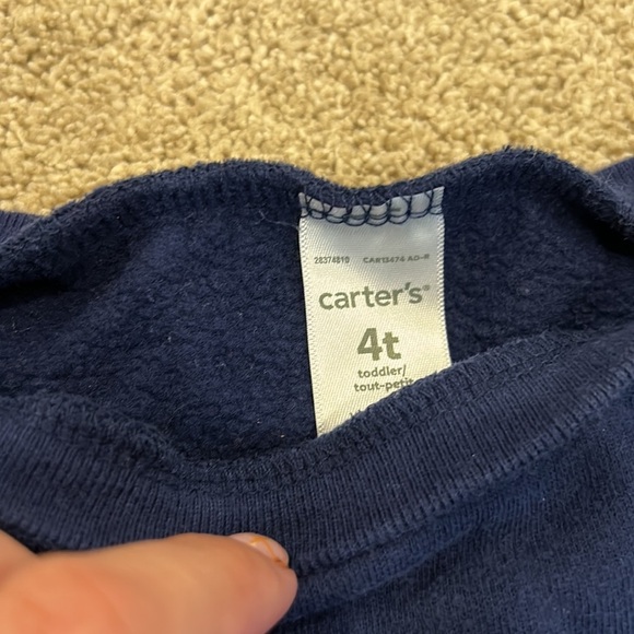 Carter’s 4 t girls sweater good condition - Picture 2 of 2